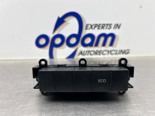 Begagnade Brytare (diverse) Mercedes A (W169) 1.5 A-160 Pris € 30,00 Marginaltabell erbjuds av Gebr Opdam B.V.