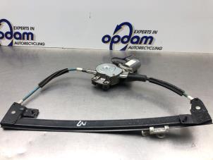 Begagnade Fönstermekanism, 4-dörrars, vänster fram Alfa Romeo 147 (937) 1.6 Twin Spark 16V Pris € 50,00 Marginaltabell erbjuds av Gebr Opdam B.V.