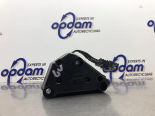 Begagnade Antennförstärkare Volkswagen Golf Plus (5M1/1KP) 1.4 TSI 122 16V Pris € 30,00 Marginaltabell erbjuds av Gebr Opdam B.V.