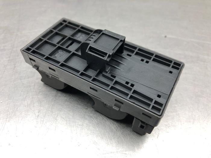 Przelacznik elektrycznej szyby z Audi A6 (C6) 2.0 T FSI 16V 2007