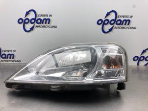 Begagnade Strålkastare, vänster Dacia Logan MCV (KS) 1.6 16V Pris € 40,00 Marginaltabell erbjuds av Gebr Opdam B.V.