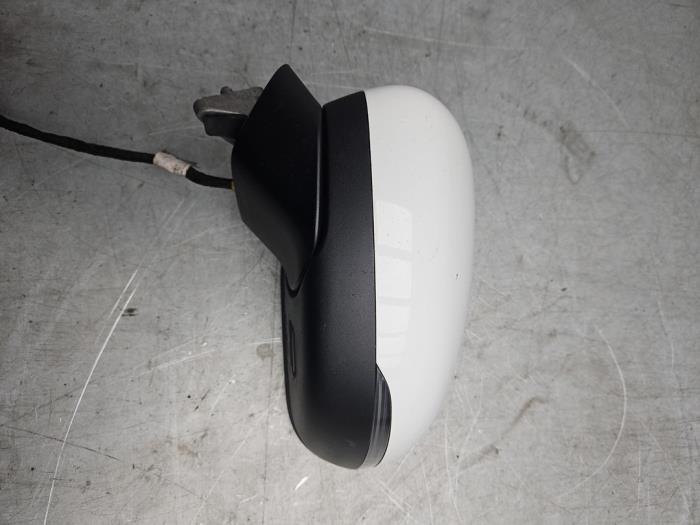 Skärmspegel, vänster från en Mercedes-Benz A (177.0) 1.3 A-160 Turbo 16V 2019