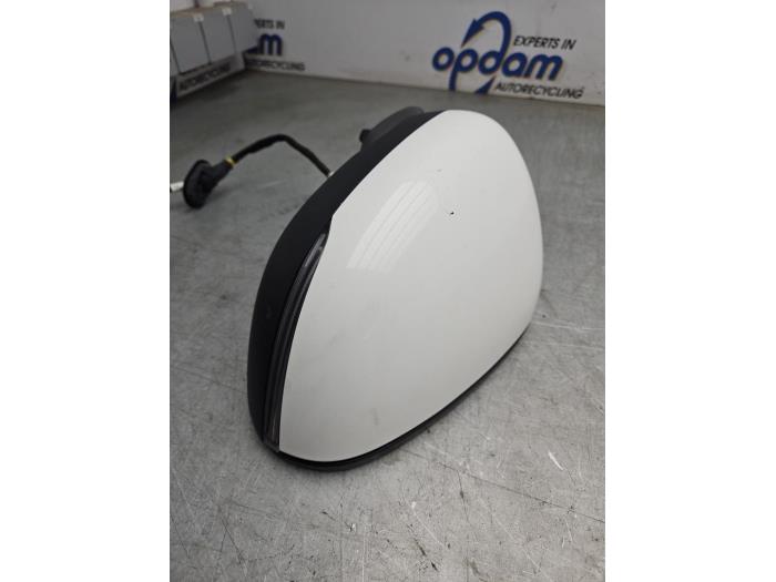 Skärmspegel, vänster från en Mercedes-Benz A (177.0) 1.3 A-160 Turbo 16V 2019