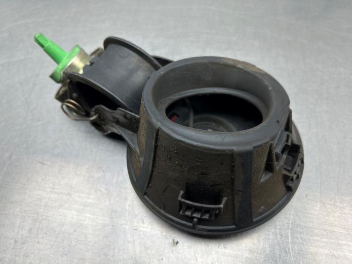 Tanklucka från en MINI Mini One/Cooper (R50) 1.6 16V Cooper 2003