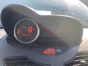 Gebruikte Kilometerteller KM Renault Twingo II (CN) 1.5 dCi 90 FAP Prijs € 100,00 Margeregeling aangeboden door Gebr Opdam B.V.