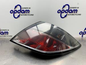 Begagnade Baklykta, höger Opel Astra H GTC (L08) 1.4 16V Twinport Pris € 50,00 Marginaltabell erbjuds av Gebr Opdam B.V.