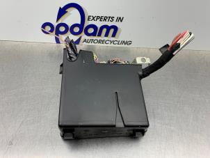 Begagnade Säkringsbox Renault Megane II (BM/CM) 1.6 16V Pris € 100,00 Marginaltabell erbjuds av Gebr Opdam B.V.