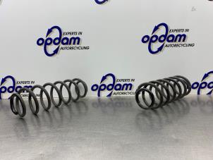 Gebruikte Schroefveer achter Seat Leon (1M1) 1.6 16V Prijs € 40,00 Margeregeling aangeboden door Gebr Opdam B.V.