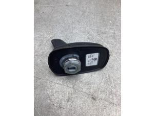 Begagnade Antenn Volkswagen Touran (1T3) 1.2 TSI Pris € 20,00 Marginaltabell erbjuds av Gebr Opdam B.V.