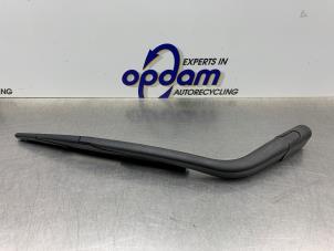 Gebruikte Ruitenwisserarm achter Hyundai i10 (F5) 1.1i 12V Prijs € 25,00 Margeregeling aangeboden door Gebr Opdam B.V.