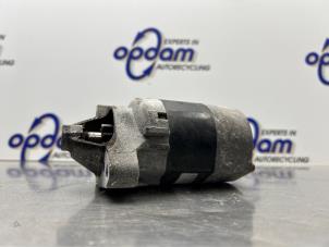 Używane Rozrusznik Dacia Sandero I (BS) 1.2 16V Cena € 35,00 Procedura marży oferowane przez Gebr Opdam B.V.