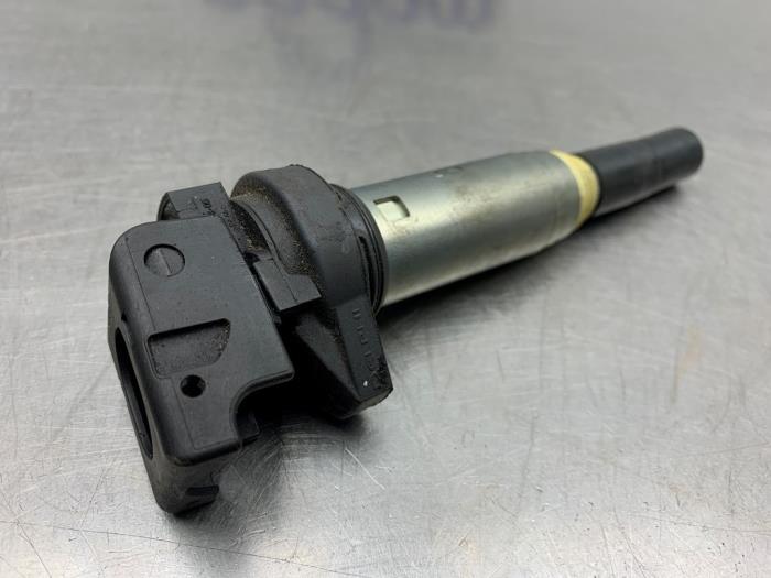 Bobine van een BMW 3 serie (F30) 320i 2.0 16V 2013