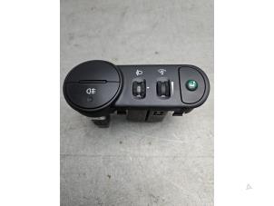 Begagnade Ljusbrytare Hyundai i10 (F5) 1.1i 12V Pris € 30,00 Marginaltabell erbjuds av Gebr Opdam B.V.