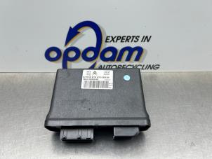 Gebruikte Cabriokap computer Peugeot 207 CC (WB) 1.6 16V THP Prijs € 125,00 Margeregeling aangeboden door Gebr Opdam B.V.