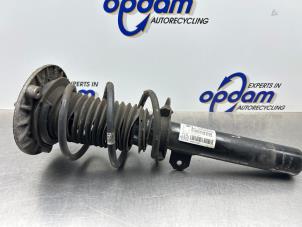 Gebruikte Veerpoot links-voor Mini Mini (F56) 2.0 16V Cooper S Prijs € 250,00 Margeregeling aangeboden door Gebr Opdam B.V.