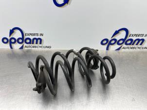 Gebruikte Veerschroef achter Mini Mini (F56) 2.0 16V Cooper S Prijs € 60,00 Margeregeling aangeboden door Gebr Opdam B.V.