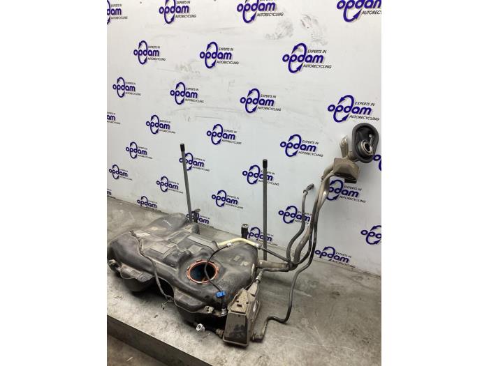 Tank från en Mercedes-Benz CLA (118.3) 2.0 CLA-220 Turbo 16V 2019