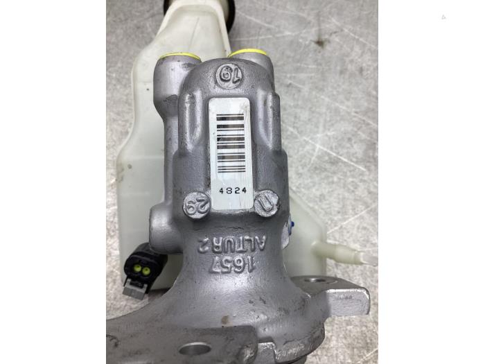 Huvudcylinder från en Mercedes-Benz CLA (118.3) 2.0 CLA-220 Turbo 16V 2019