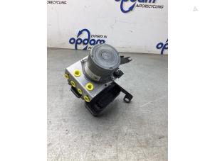 Begagnade ABS-pump Mercedes CLA (118.3) 2.0 CLA-220 Turbo 16V Pris € 300,00 Marginaltabell erbjuds av Gebr Opdam B.V.