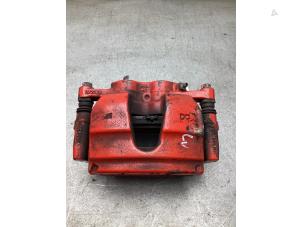 Gebruikte Remklauw (Tang) links-voor Mercedes CLA (118.3) 2.0 CLA-220 Turbo 16V Prijs € 200,00 Margeregeling aangeboden door Gebr Opdam B.V.