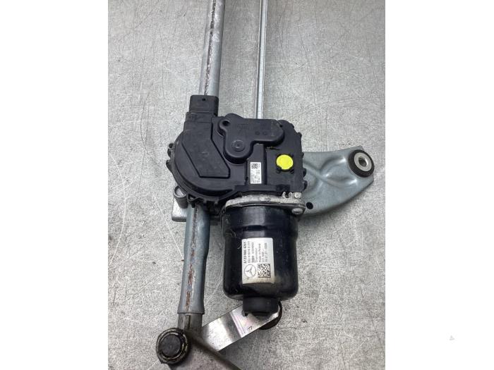 Torkarmotor + mekanism från en Mercedes-Benz CLA (118.3) 2.0 CLA-220 Turbo 16V 2019