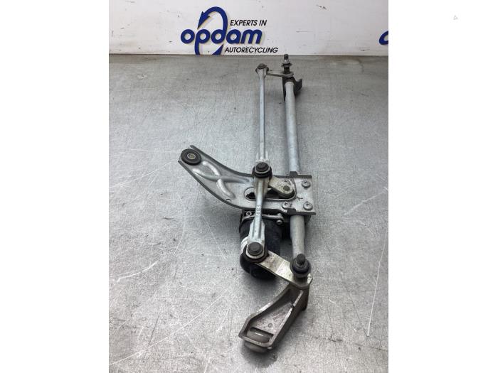 Torkarmotor + mekanism från en Mercedes-Benz CLA (118.3) 2.0 CLA-220 Turbo 16V 2019