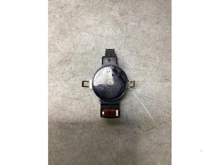 Regnsensor från en Mercedes-Benz CLA (118.3) 2.0 CLA-220 Turbo 16V 2019