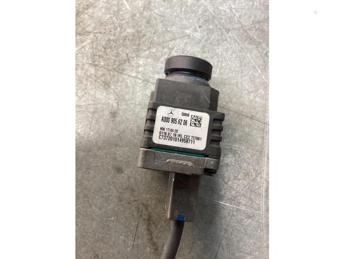 Backkamera från en Mercedes-Benz CLA (118.3) 2.0 CLA-220 Turbo 16V 2019