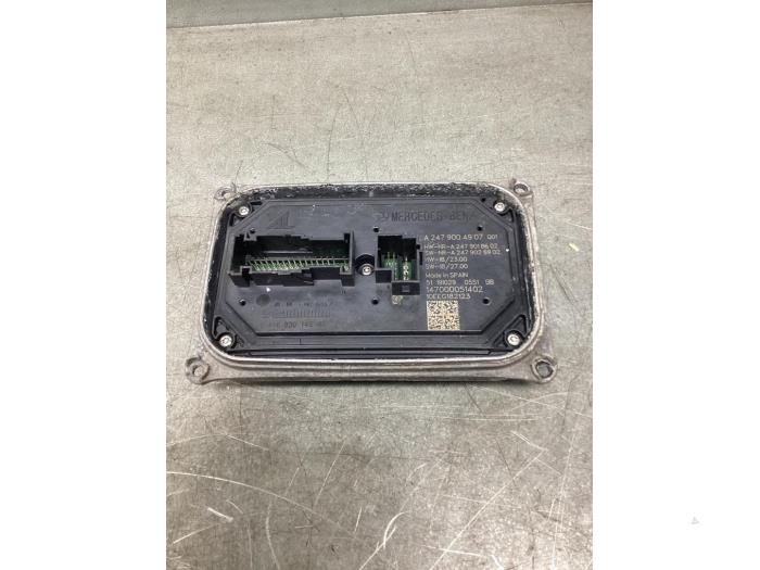 LED-strålkastarmodul från en Mercedes-Benz CLA (118.3) 2.0 CLA-220 Turbo 16V 2019