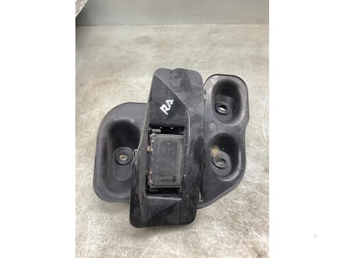 Radarsensor från en Mercedes-Benz CLA (118.3) 2.0 CLA-220 Turbo 16V 2019