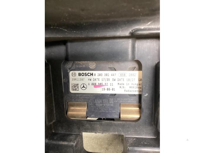 Radarsensor från en Mercedes-Benz CLA (118.3) 2.0 CLA-220 Turbo 16V 2019