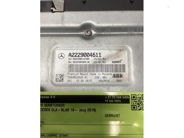 Radioförstärkare från en Mercedes-Benz CLA (118.3) 2.0 CLA-220 Turbo 16V 2019