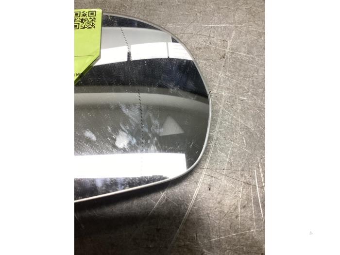 Spegelglas, höger från en Mercedes-Benz CLA (118.3) 2.0 CLA-220 Turbo 16V 2019