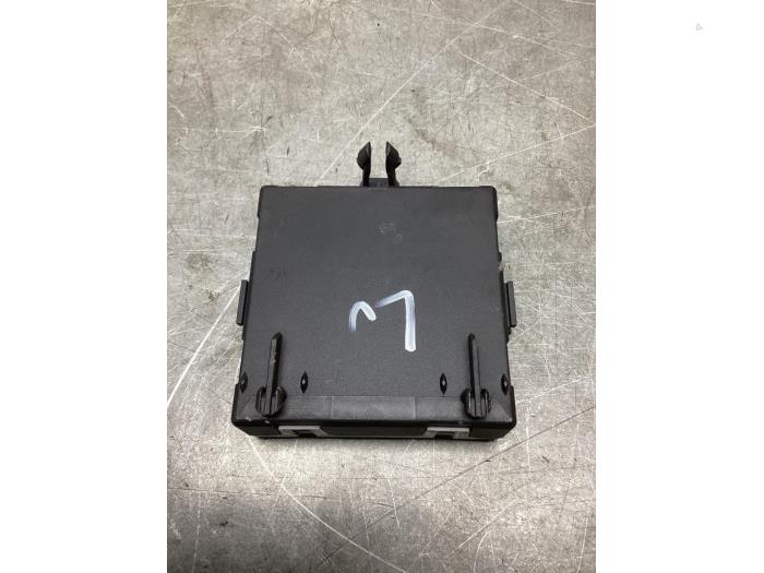 Centrallåsmodul från en Mercedes-Benz CLA (118.3) 2.0 CLA-220 Turbo 16V 2019