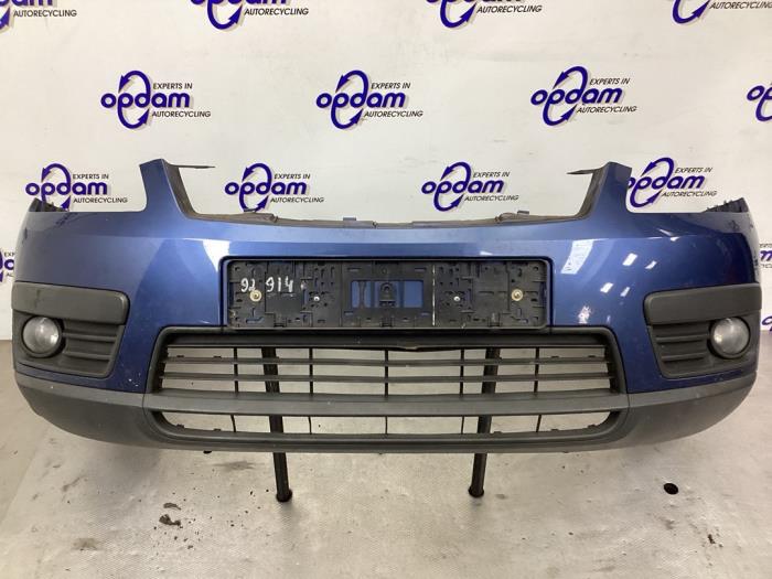 Främre stötfångare från en Ford Focus C-Max 1.8 16V 2005