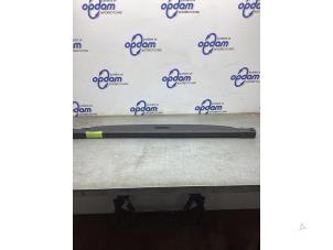 Gebruikte Dekzeil Bagageruimte Mercedes GLC (X253) 2.0 200 16V EQ Boost 4-Matic Prijs € 300,00 Margeregeling aangeboden door Gebr Opdam B.V.