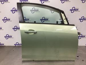 Begagnade Framdörr, 4-dörrars, höger Opel Astra J Sports Tourer (PD8/PE8/PF8) 1.6 16V Pris € 225,00 Marginaltabell erbjuds av Gebr Opdam B.V.