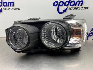 Gebruikte Koplamp links Chevrolet Aveo (300) 1.2 16V Prijs € 60,00 Margeregeling aangeboden door Gebr Opdam B.V.