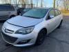 Buitenspiegel links van een Opel Astra J Sports Tourer (PD8/PE8/PF8) 1.7 CDTi 16V 2013