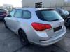 Buitenspiegel links van een Opel Astra J Sports Tourer (PD8/PE8/PF8) 1.7 CDTi 16V 2013
