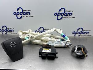 Begagnade Airbagset + modul Opel Astra J Sports Tourer (PD8/PE8/PF8) 1.6 16V Pris € 650,00 Marginaltabell erbjuds av Gebr Opdam B.V.