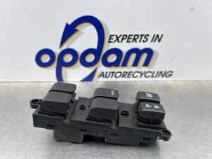 Gebruikte Elektrisch Raam Schakelaar Suzuki Celerio (LF) 1.0 12V Dualjet Prijs € 50,00 Margeregeling aangeboden door Gebr Opdam B.V.