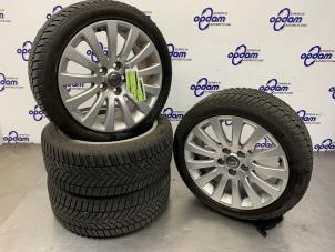 Begagnade Sporthjulsuppsättning + vinterdäck Opel Insignia Sports Tourer 1.4 Turbo 16V Ecotec Pris € 500,00 Marginaltabell erbjuds av Gebr Opdam B.V.