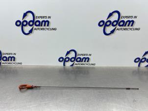 Begagnade Oljemätsticka Volkswagen Golf VI (5K1) 1.4 TSI 122 16V Pris på förfrågan erbjuds av Gebr Opdam B.V.