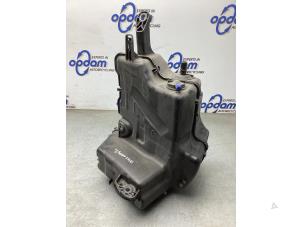 Begagnade AdBlue-tank Volkswagen Polo VI (AW1) 1.6 TDI 16V 95 Pris € 250,00 Marginaltabell erbjuds av Gebr Opdam B.V.