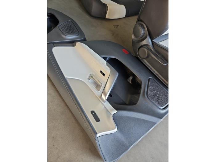 Klädsel, uppsättning (komplett) från en Mercedes-Benz CLA (118.3) 2.0 CLA-220 Turbo 16V 2019