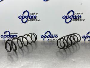 Begagnade Bakre spolfjäder Mercedes B (W245) 2.0 B-200 16V Pris € 50,00 Marginaltabell erbjuds av Gebr Opdam B.V.