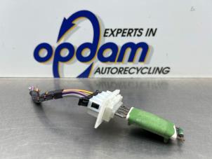 Begagnade Motstånd, kupéfläkt Mercedes B (W245) 2.0 B-200 16V Pris € 25,00 Marginaltabell erbjuds av Gebr Opdam B.V.