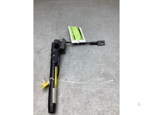 Begagnade Bältessträckare, vänster Ford Ka II 1.2 Pris € 50,00 Marginaltabell erbjuds av Gebr Opdam B.V.