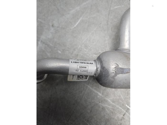 Luftkonditioneringsledning från en Ford Fiesta 7 1.0 EcoBoost 12V Hybrid 125 2022